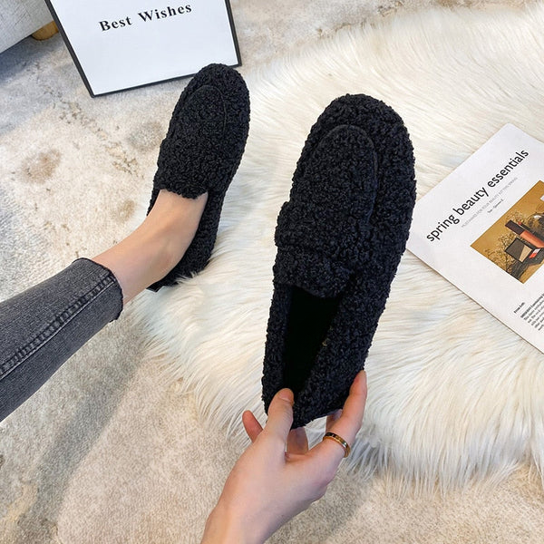 LEVIA™ | Plush Slippers